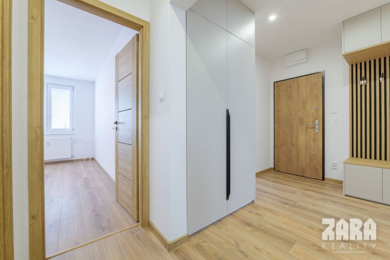 KVP ČORDÁKOVÁ - KLIMATIZOVANÝ 3 izbový byt, 70 m2 + loggia. KR