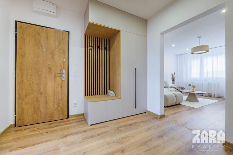 KVP ČORDÁKOVÁ - KLIMATIZOVANÝ 3 izbový byt, 70 m2 + loggia. KR