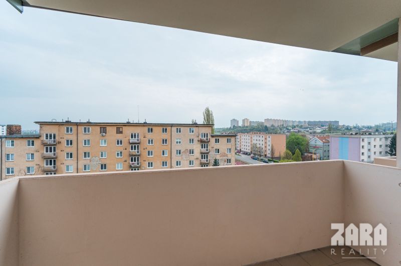 JUH - nová moderná KR. ZARIADENÝ TEHLOVÝ BYT  56 m2 + veľký BALKÓN
