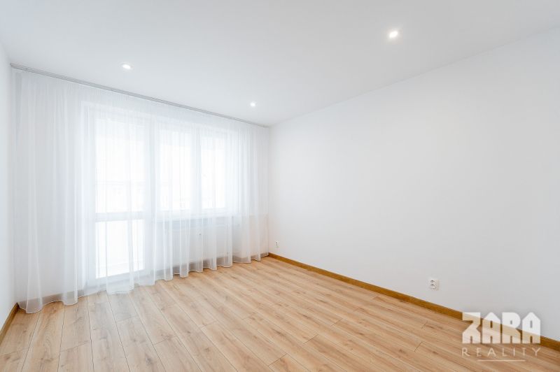 JUH - nová moderná KR. ZARIADENÝ TEHLOVÝ BYT  56 m2 + veľký BALKÓN