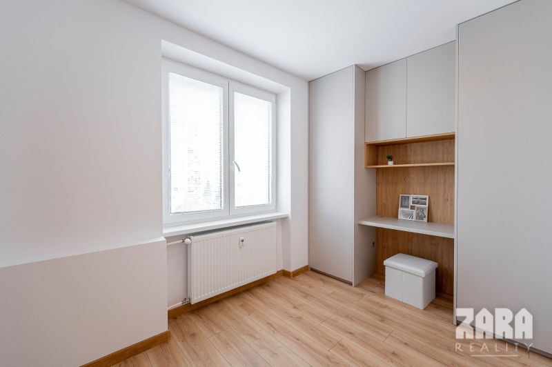 JUH - nová moderná KR. ZARIADENÝ TEHLOVÝ BYT  56 m2 + veľký BALKÓN