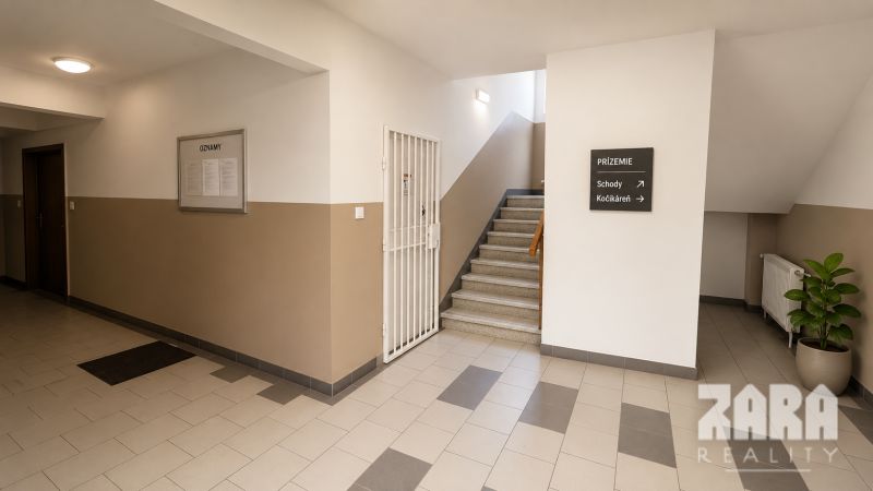 Západ -Terasa -  veľký 1 izbový byt ul. Popradská 84 B,  KR, 38 m2. 