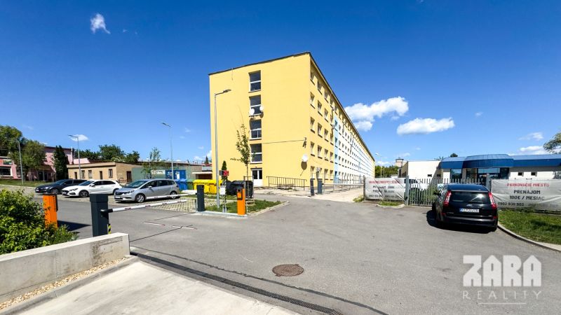 Západ -Terasa -  veľký 1 izbový byt ul. Popradská 84 B,  KR, 38 m2. 
