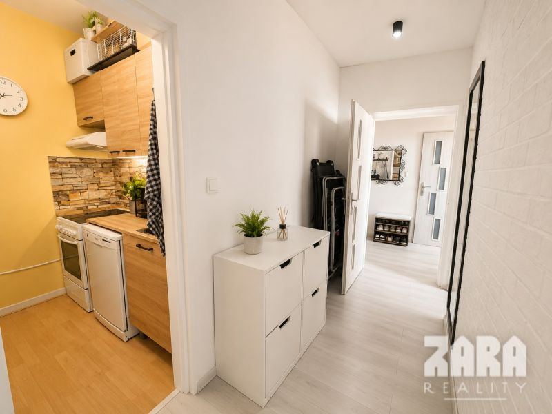 ul. POPRADSKÁ: TEHLOVÝ 1,5 izbový byt, 38m², 1/4 posch.