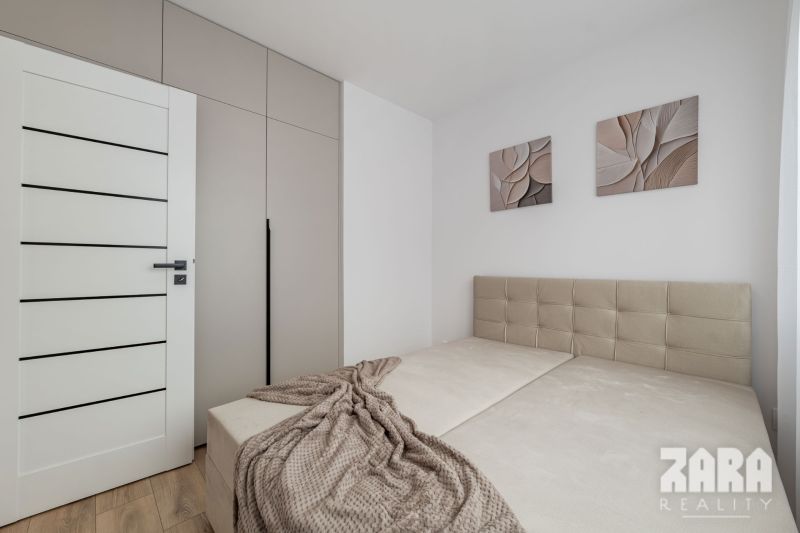KVP - Titogradska. NOVINKA: Moderný 1,5 izbový byt 36 m2 + loggia. KR