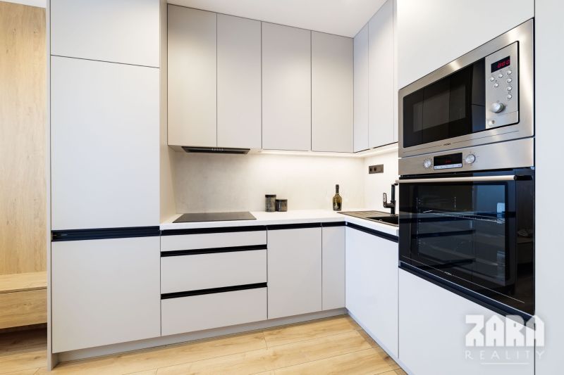 KVP-Bauerova. Moderný zariadený byt 50 m2 + loggia. Klimatizácia.
