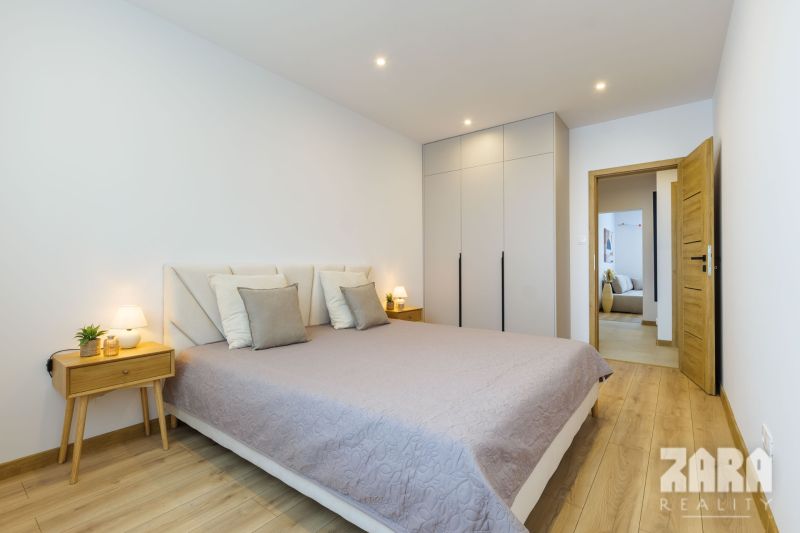 KVP-Bauerova. Moderný zariadený byt 50 m2 + loggia. Klimatizácia.