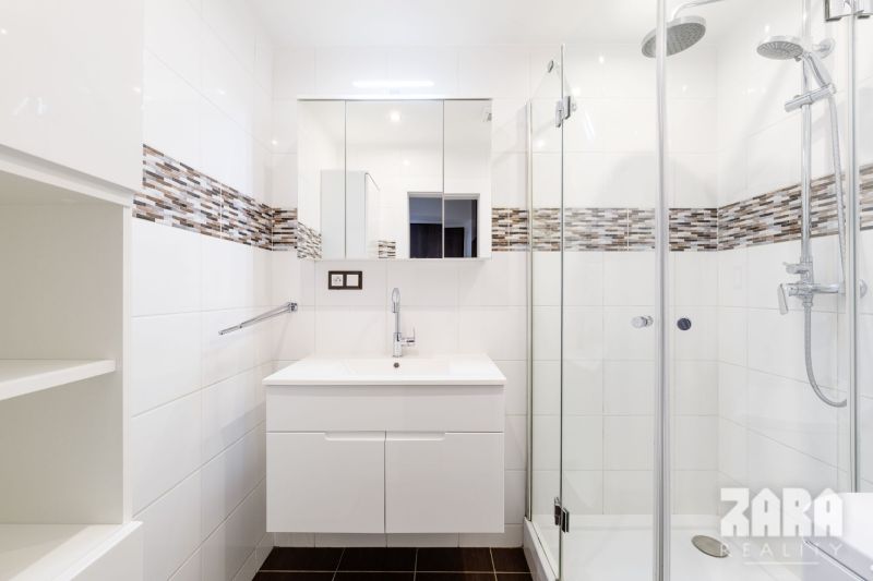 Terasa - Štýlový 3 izb. byt ul. Gudernova, 57 m2, loggia. ZARIADENÝ.KR