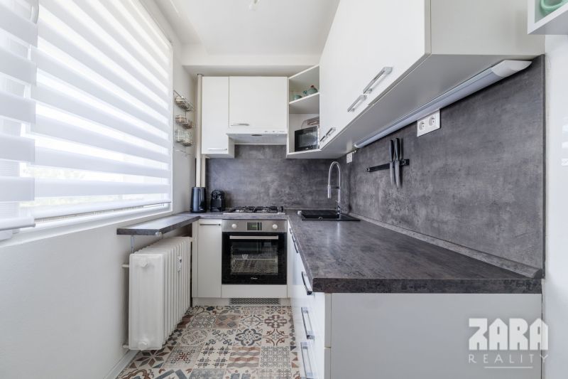 Terasa - Štýlový 3 izb. byt ul. Gudernova, 57 m2, loggia. ZARIADENÝ.KR