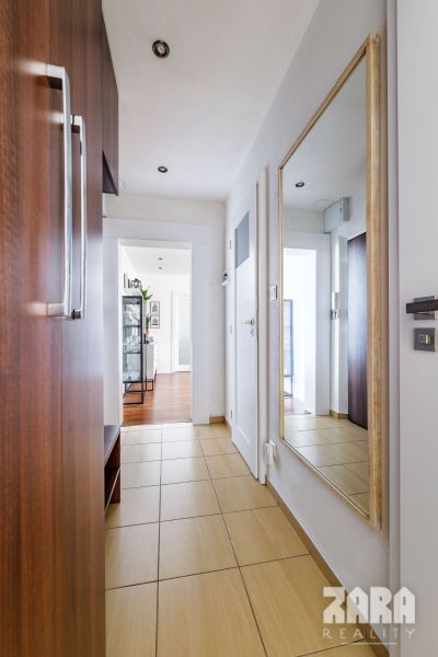 Terasa - Štýlový 3 izb. byt ul. Gudernova, 57 m2, loggia. ZARIADENÝ.KR