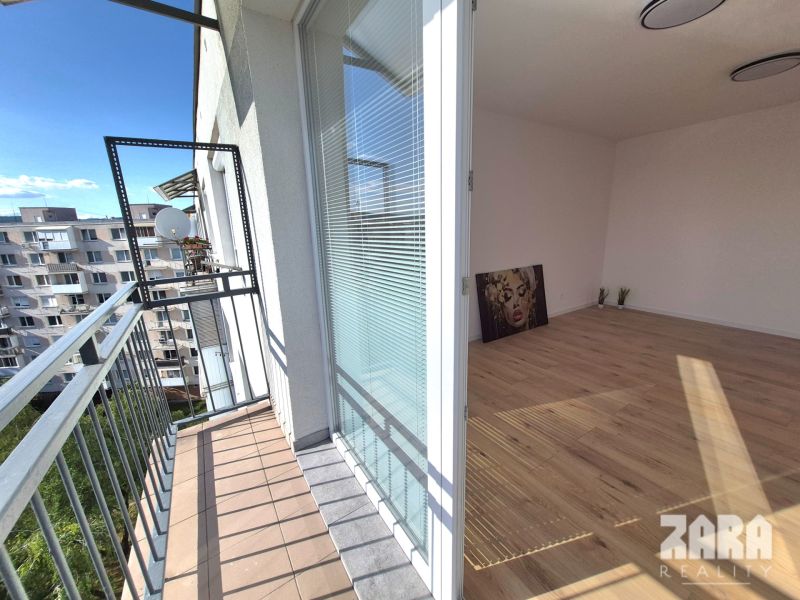 TERASA - Michalovska - pekný 3 izbový byt po novej KR. 68 m2 + BALKÓN