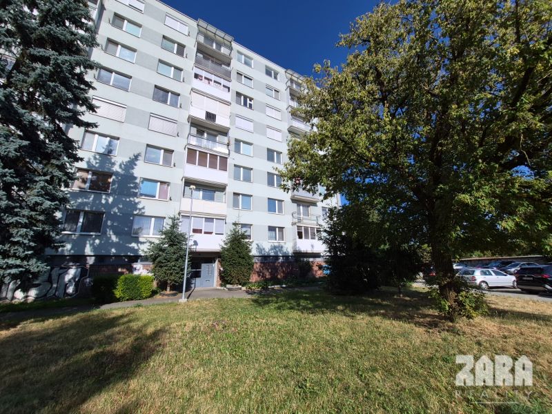TERASA - Michalovska - pekný 3 izbový byt po novej KR. 68 m2 + BALKÓN