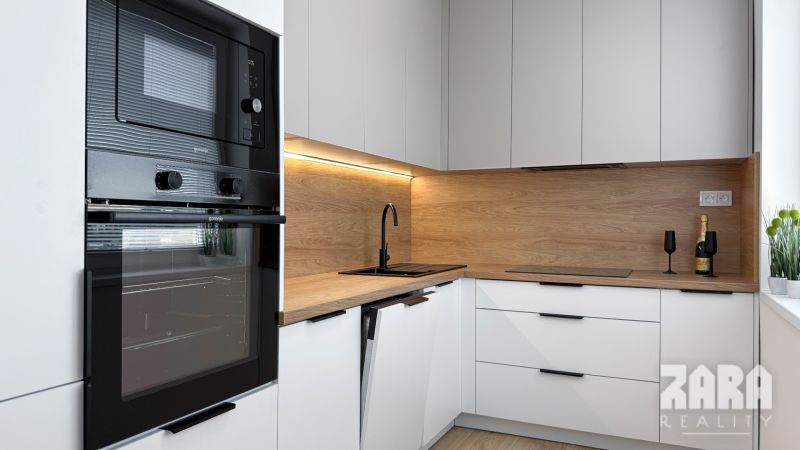 TERASA - Michalovska - pekný 3 izbový byt po novej KR. 68 m2 + BALKÓN