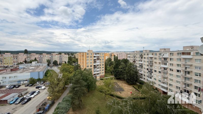 výhľad z obývacej izby a kuchyne