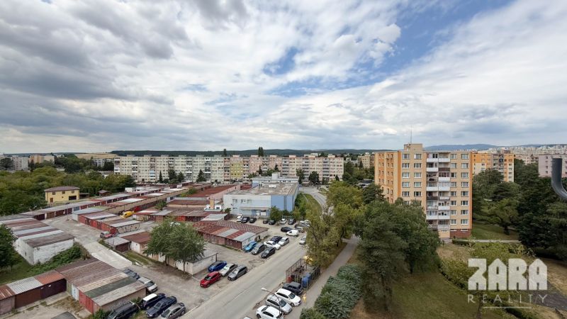 TERASA - Michalovska - pekný 3 izbový byt po novej KR. 68 m2 + BALKÓN