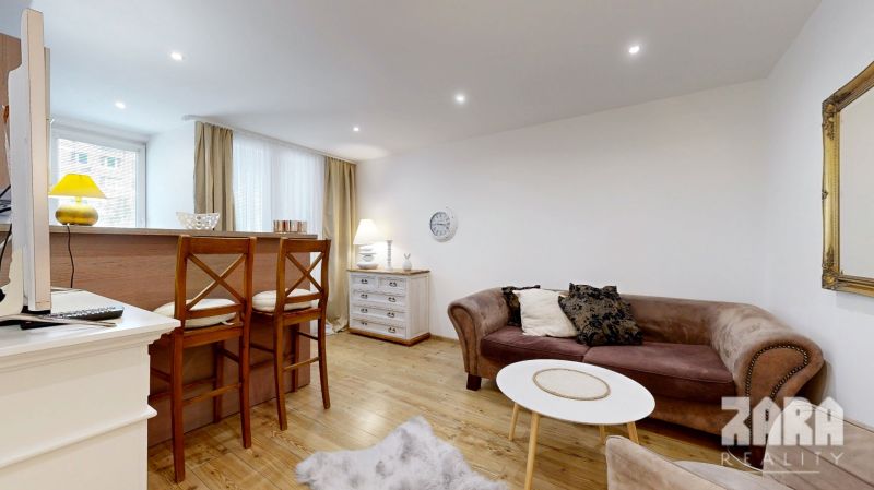 ČIERNOMORSKÁ - ZARIADENÝ 1,5 izb. byt po KOMPL. rekonštrukcii  40 m2