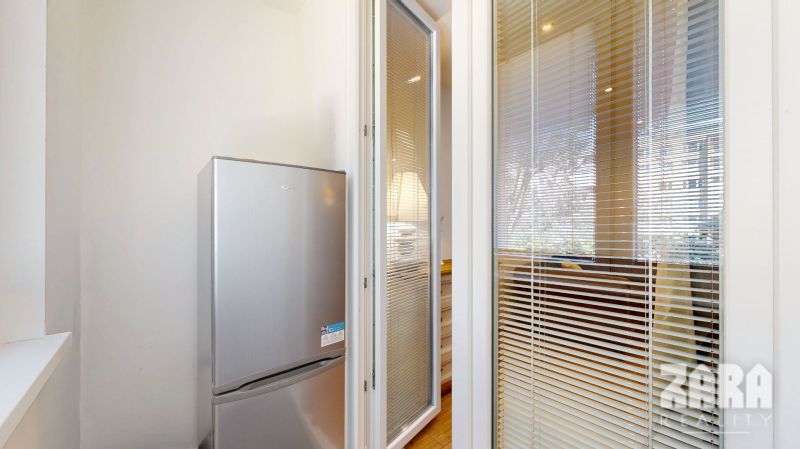 ČIERNOMORSKÁ - ZARIADENÝ 1,5 izb. byt po KOMPL. rekonštrukcii  40 m2