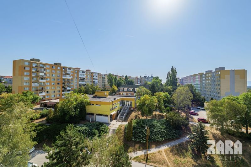 Krosnianska - NOVINKA - KLIMATIZOVANÝ 3 iz. byt., KR. 70 m2 + loggia