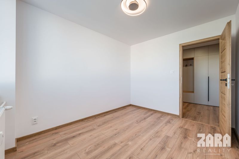 Krosnianska - NOVINKA - KLIMATIZOVANÝ 3 iz. byt., KR. 70 m2 + loggia