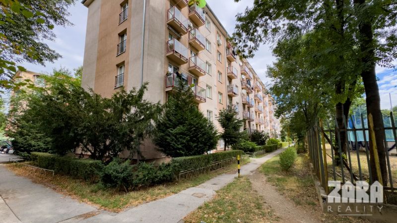 SEVER - VODÁRENSKÁ, pekný 2 izb, tehlový byt, ZARIADENÝ. BALKÓN