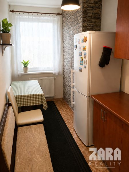 ŠTÓS - 3 izbový byt kompl.  ZARIADENÝ, 60 m2 + balkón, výťah 
