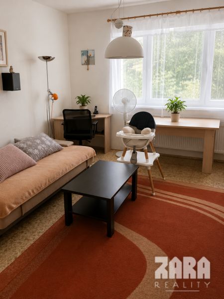 ŠTÓS - 3 izbový byt kompl.  ZARIADENÝ, 60 m2 + balkón, výťah 