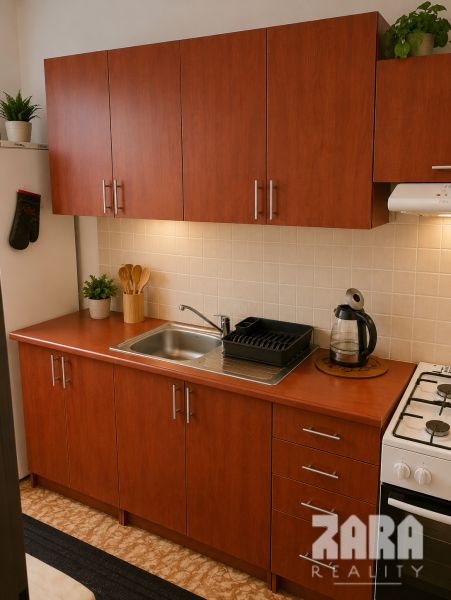 ŠTÓS - 3 izbový byt kompl.  ZARIADENÝ, 60 m2 + balkón, výťah 
