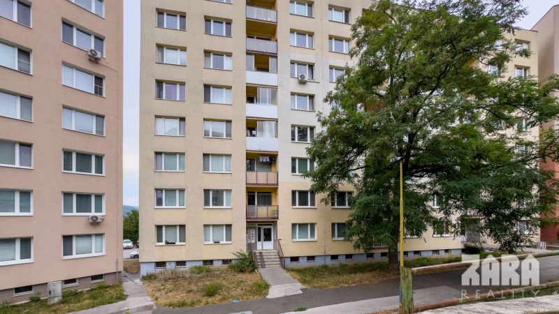 BENADOVA - 4-IZBOVÝ BYT PO KOMPLETNEJ REKONŠTRUKCII, 79 m², LOGGIA 