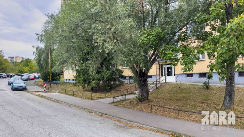 BENADOVA - 4-IZBOVÝ BYT PO KOMPLETNEJ REKONŠTRUKCII, 79 m², LOGGIA 