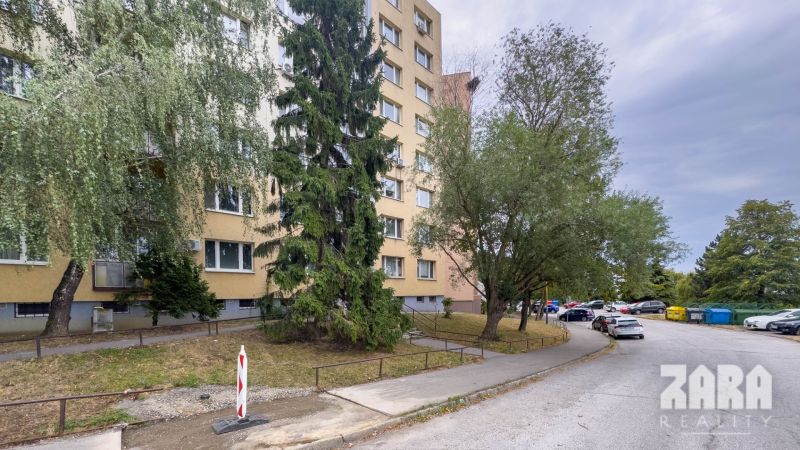 BENADOVA - 4-IZBOVÝ BYT PO KOMPLETNEJ REKONŠTRUKCII, 79 m², LOGGIA 