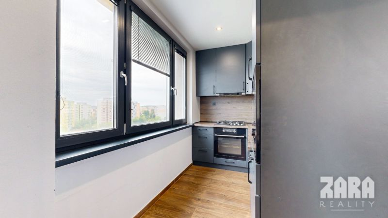 BENADOVA - 4-IZBOVÝ BYT PO KOMPLETNEJ REKONŠTRUKCII, 79 m², LOGGIA 
