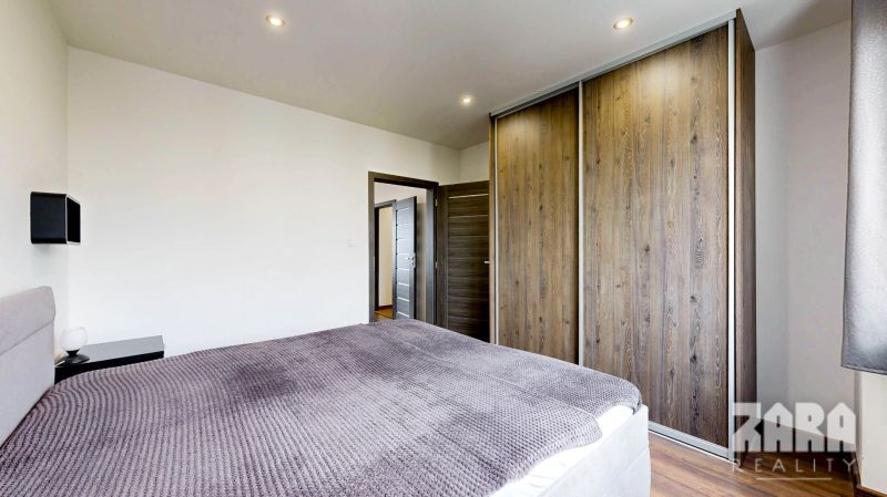 BENADOVA - 4-IZBOVÝ BYT PO KOMPLETNEJ REKONŠTRUKCII, 79 m², LOGGIA 