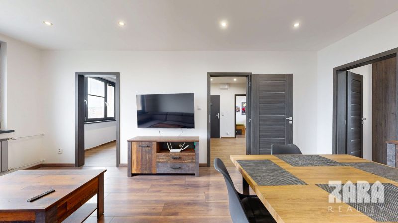 BENADOVA - 4-IZBOVÝ BYT PO KOMPLETNEJ REKONŠTRUKCII, 79 m², LOGGIA 