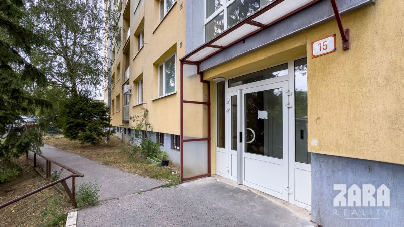 BENADOVA - 4-IZBOVÝ BYT PO KOMPLETNEJ REKONŠTRUKCII, 79 m², LOGGIA 