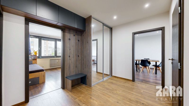 BENADOVA - 4-IZBOVÝ BYT PO KOMPLETNEJ REKONŠTRUKCII, 79 m², LOGGIA 