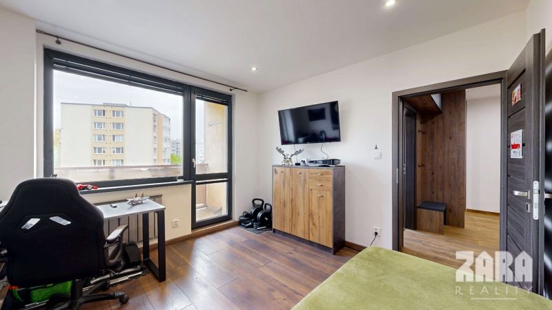 BENADOVA - 4-IZBOVÝ BYT PO KOMPLETNEJ REKONŠTRUKCII, 79 m², LOGGIA 