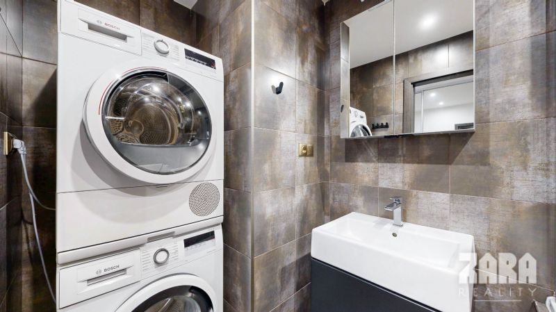 BENADOVA - 4-IZBOVÝ BYT PO KOMPLETNEJ REKONŠTRUKCII, 79 m², LOGGIA 