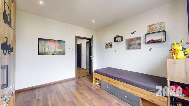 BENADOVA - 4-IZBOVÝ BYT PO KOMPLETNEJ REKONŠTRUKCII, 79 m², LOGGIA 