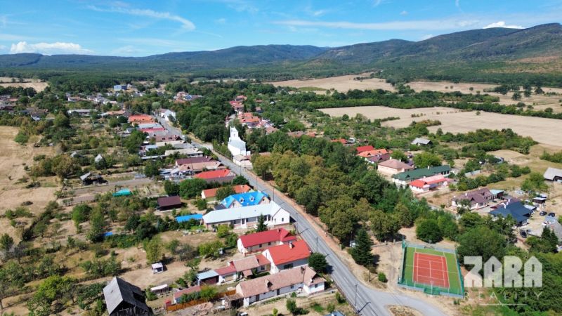 Rodinný dom v obci Bačkov s veľkým rovinatým pozemkom a POTENCIÁLOM