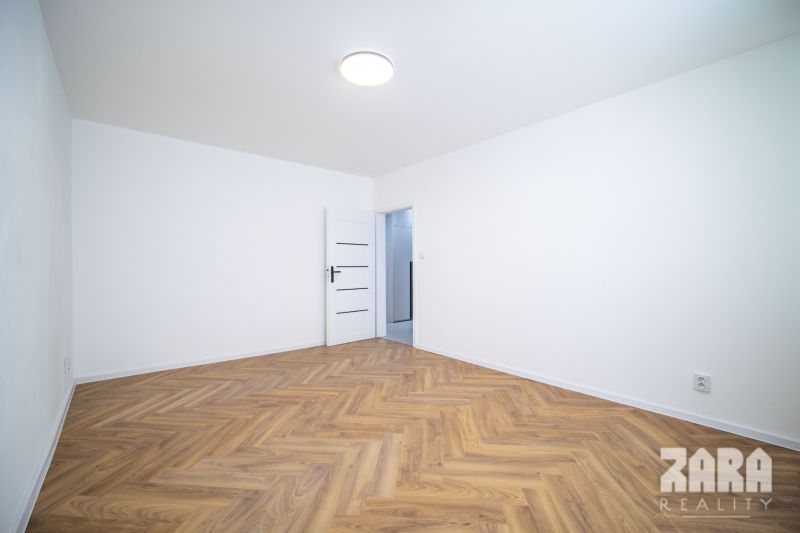 AZOVSKÁ -DIZAJNOVÝ 3-IZBOVÝ BYT PO KOMPLETNEJ REKONŠTRUKCII .73 m2 