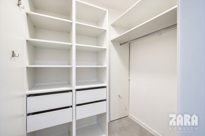 AZOVSKÁ - 3-IZB. BYT  KOMPLETNÁ REKONŠTR..73 m2 + LOGGIA