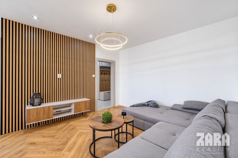 AZOVSKÁ - 3-IZB. BYT  KOMPLETNÁ REKONŠTR..73 m2 + LOGGIA