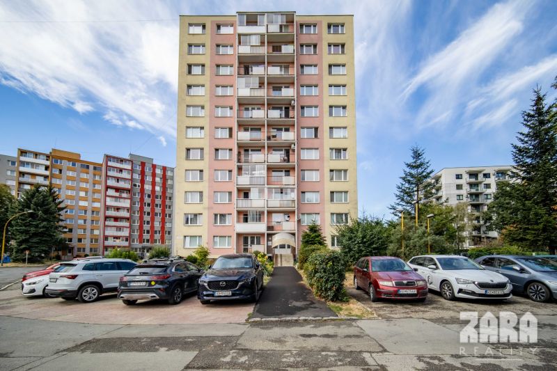 AZOVSKÁ -DIZAJNOVÝ 3-IZBOVÝ BYT PO KOMPLETNEJ REKONŠTRUKCII .73 m2 