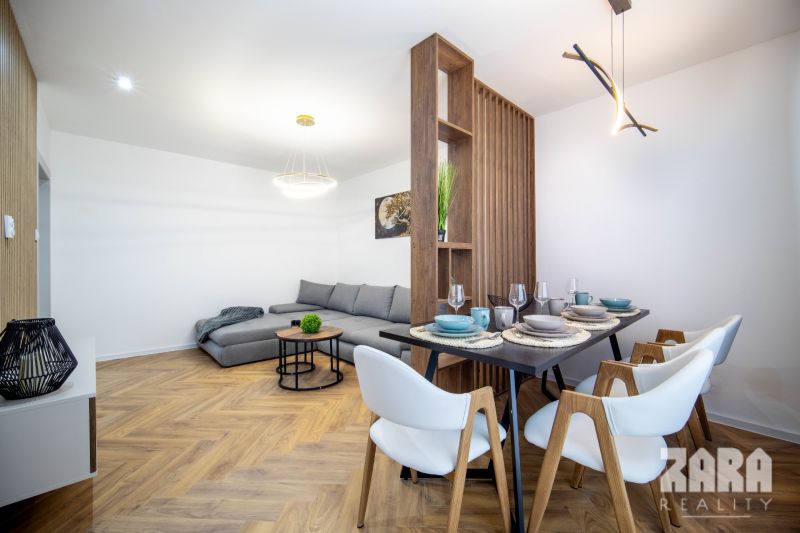 AZOVSKÁ -DIZAJNOVÝ 3-IZBOVÝ BYT PO KOMPLETNEJ REKONŠTRUKCII .73 m2 