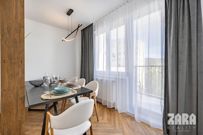 AZOVSKÁ - 3-IZB. BYT  KOMPLETNÁ REKONŠTR..73 m2 + LOGGIA