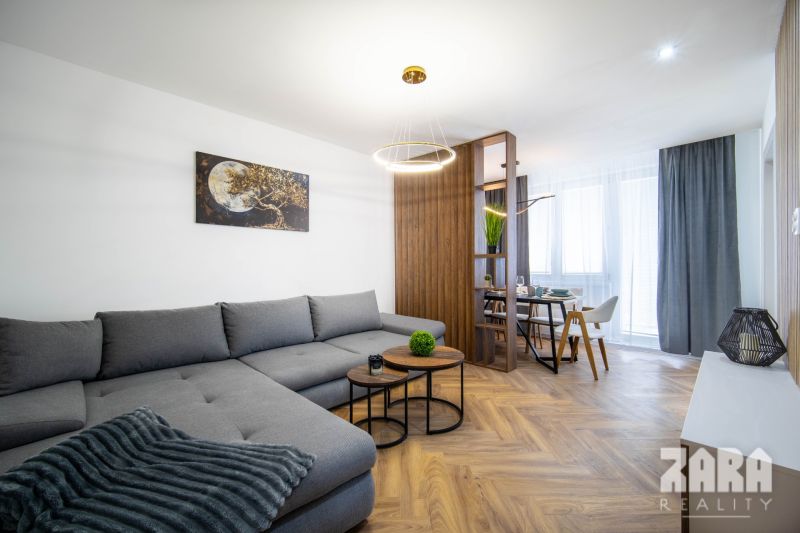 AZOVSKÁ -DIZAJNOVÝ 3-IZBOVÝ BYT PO KOMPLETNEJ REKONŠTRUKCII .73 m2 