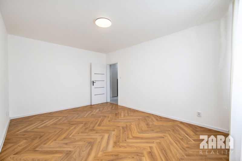 AZOVSKÁ - 3-IZB. BYT  KOMPLETNÁ REKONŠTR..73 m2 + LOGGIA