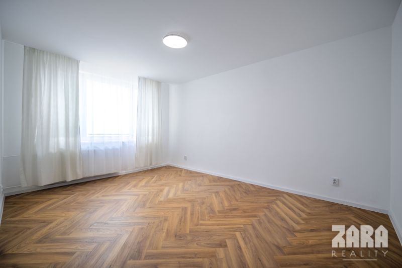 AZOVSKÁ -DIZAJNOVÝ 3-IZBOVÝ BYT PO KOMPLETNEJ REKONŠTRUKCII .73 m2 