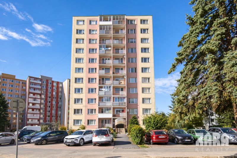 AZOVSKÁ - 3-IZB. BYT  KOMPLETNÁ REKONŠTR..73 m2 + LOGGIA