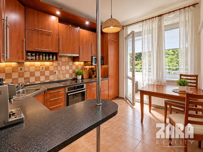 KVP - Čordáková, priestranný  š izb. byt 70 m2, loggia. ČR
